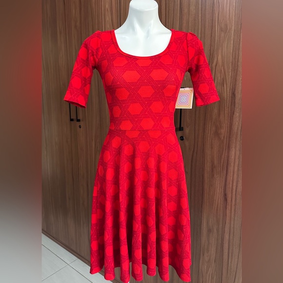 LuLaRoe Dresses & Skirts - NWT. Elegant Red Patterned Dress Size XXS